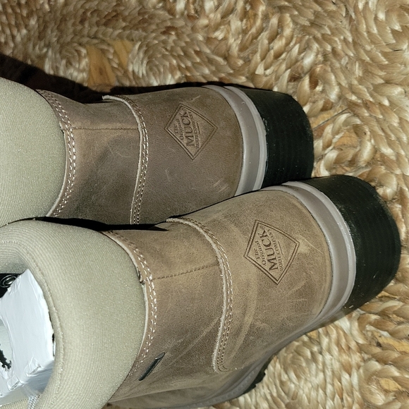 Liberty Alpine Lace Muck Boot - Picture 4 of 11